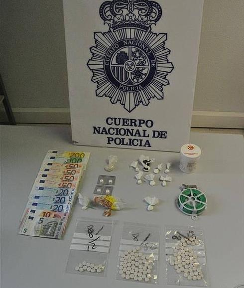 Dos detenidos por venta de droga al ser descubiertos por dos policías locales de paisano