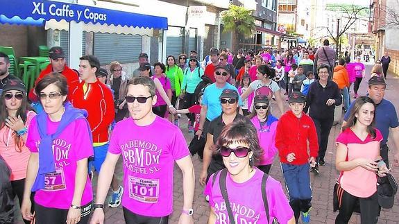 La solidaridad con Cáritas y Argu reúne a 400 andarines en Guardo