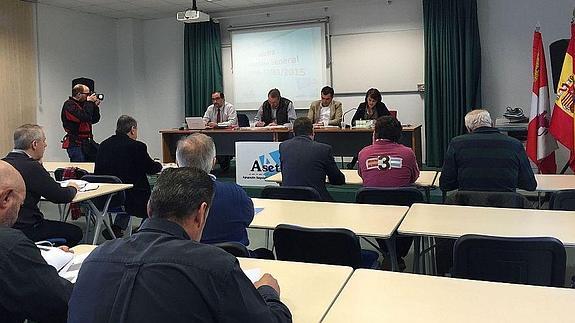 Los camiones solo tendrán que usar la autopista de peaje entre Villacastín y Villalba