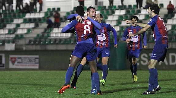 La Segoviana invita a su próximo partido de Liga a los alumnos de la UVA