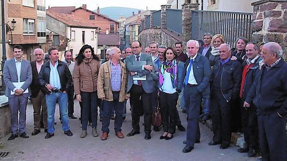 Los alcaldes afectados por las nevadas piden mayor autonomía para contratar maquinaria