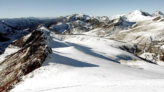 El Constitucional rechaza la Ley que permitía una estación de esquí en San Glorio