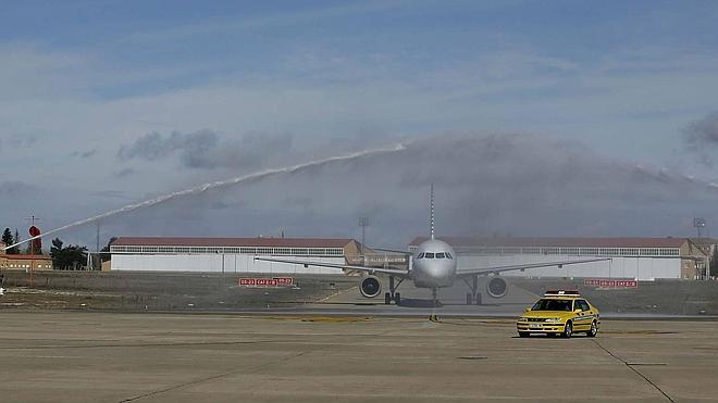 Los aeropuertos de Castilla y León ofrecerán este verano vuelos a Baleares, Canarias y la península