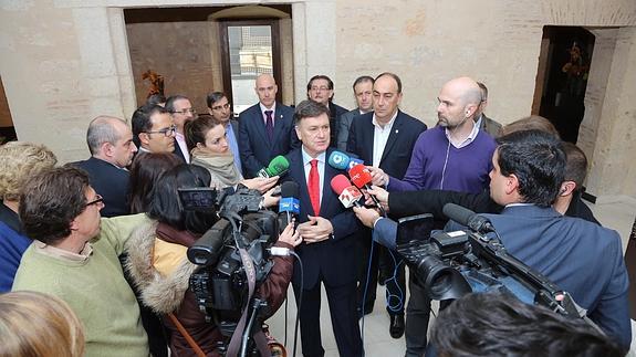 Vázquez llama a la «autocrítica» por lanzar en Andalucía un mensaje «demasiado centrado en la política nacional»