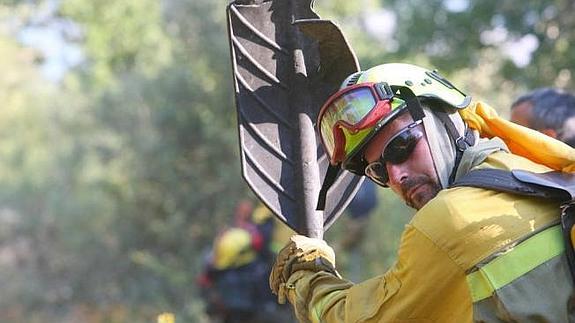 La Audiencia Provincial obliga a indemnizar a cinco brigadistas tras sufrir un accidente en su helicóptero