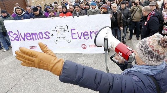 Everest inicia su desmantelamiento en León con el cierre del taller y 80 despidos