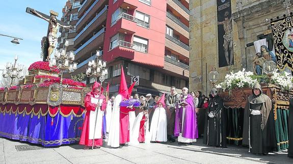 La ausencia de un preso desvirtúa el momento central del indulto