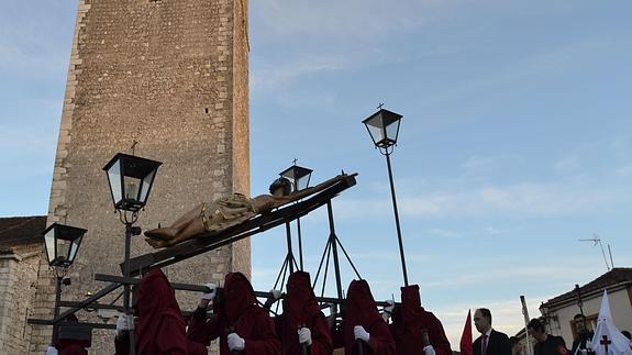 Silencio ante el Cristo de San Gil