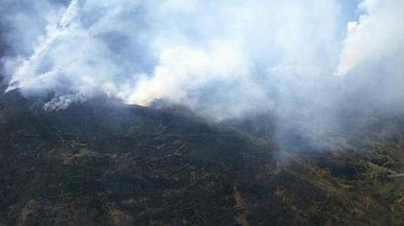 Declarado Nivel 1 un fuego en Bouzas por la fuerte humareda que afecta al municipio