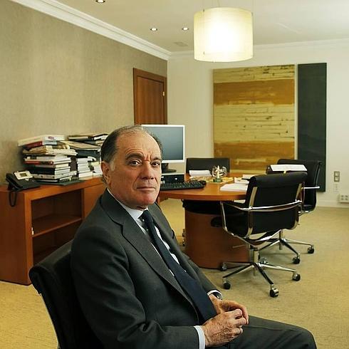 El consejero Tomás Villanueva deja la política regional tras 20 años en la Junta y las Cortes