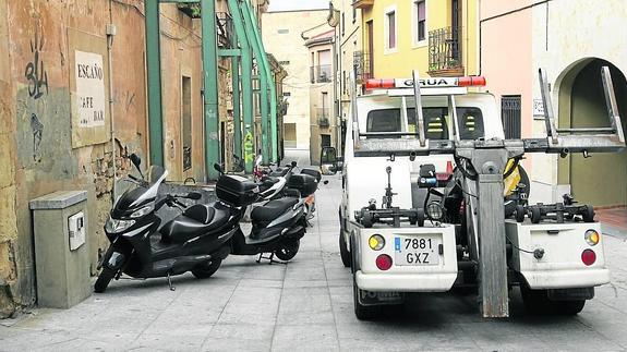 El servicio de grúa municipal de la capital salmantina es el tercero más caro de la región