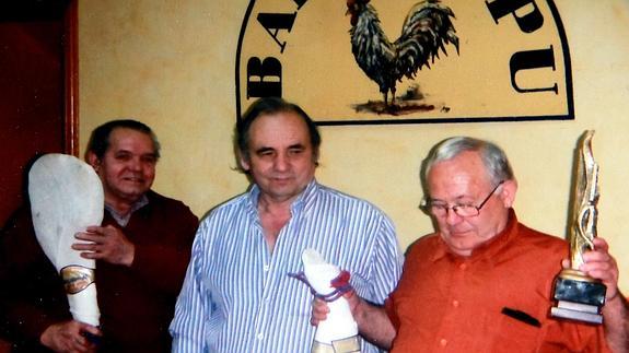 El bar Chapu revive la pasión por el mus