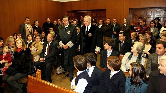 El BOE hace oficial el traslado a la Audiencia del juez de las prejubilaciones de la Caja