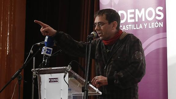 Monedero critica a Albert Rivera por ser partidario del mismo IVA «para pagar un pollo que un Ferrari»