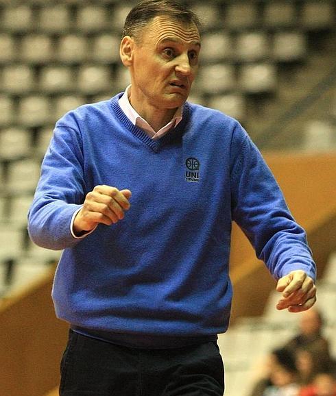 Roberto Íñiguez: «La presión de ganar la final es para Avenida por plantilla y experiencia»