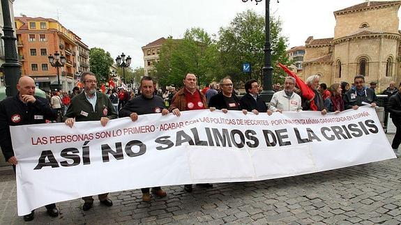 Los manifestantes del Primero de Mayo reclaman contratos dignos y una renta mínima