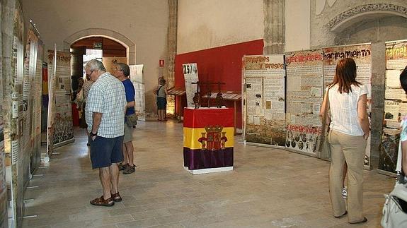 La polémica por el monolito en el castillo de Cuéllar llegará hasta el Constitucional