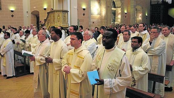 Más de 100 carmelitas participan en la misa del peregrino de Alba de Tormes