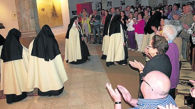 Calvarrasa de Arriba se rinde ante la magia de ‘La jardinera de la luz’