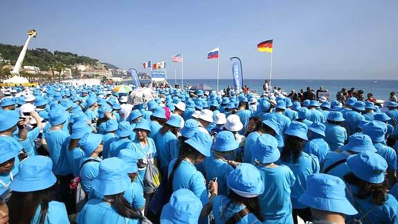 Un millonario chino se ha llevado a 6.400 empleados de vacaciones a Francia