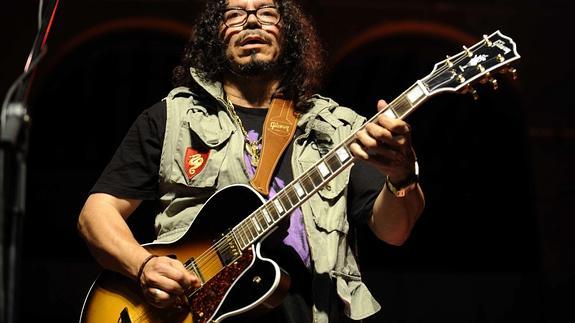 Raimundo Amador ofrecerá un concierto gratuito en la plaza de San Lorenzo