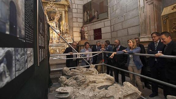 Trabajos de restauración para evitar que la humedad siga destrozando la fachada principal de la Catedral