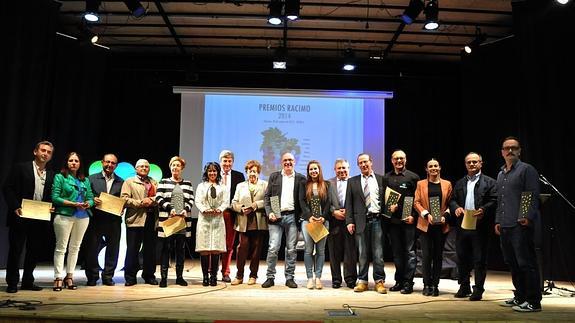 Los Racimo de Serrada premian la sensibilidad y el compromiso del arte