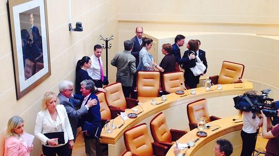 El pleno de las despedidas
