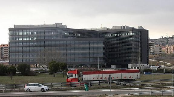Un informe policial detecta un amaño en la compraventa del edificio de la Junta en Arroyo