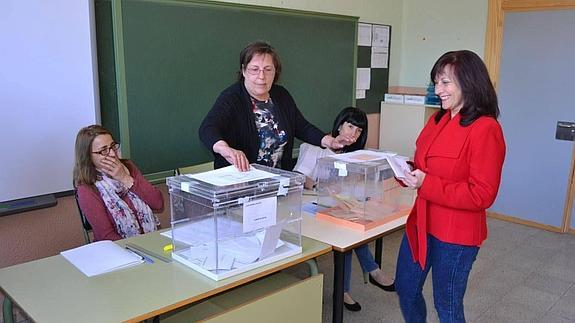 El escaño de IU en las Cortes cuesta 56.133 votos frente a los 12.165 del PP