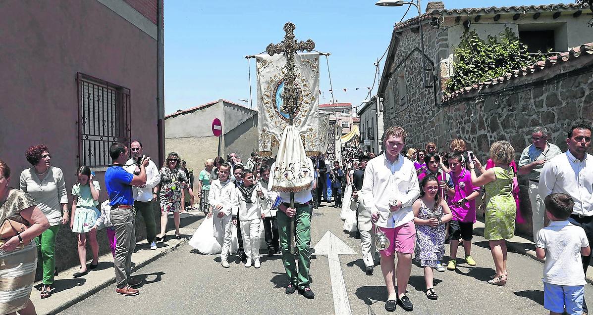 Villares de la Reina y Aldeatejada disfrutan del día grande del Corpus