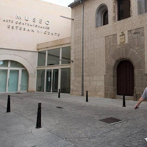 Amigos del Esteban Vicente recogen firmas para evitar el cierre del museo