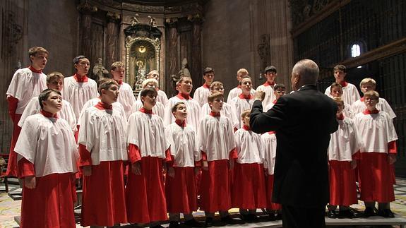 La Catedral de Segovia se llena de voces blancas