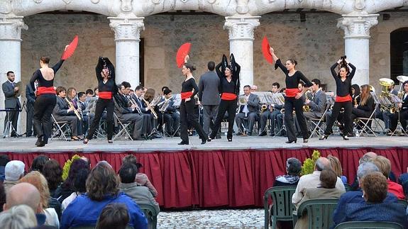 La Banda Municipal de Música de Cuéllar y Sueño Flamenco actúan para Médicos Sin Fronteras