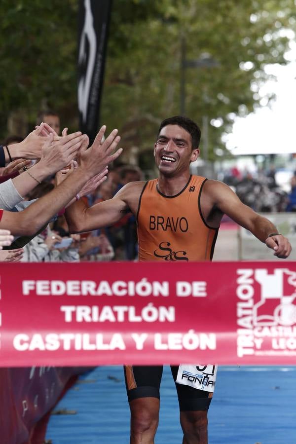 El salmantino Alberto Bravo se impone en el primer Medio Ironman Ciudad de Salamanca