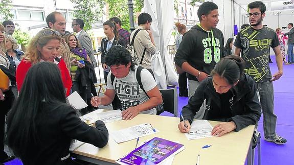 Las empresas de la I Feria del Empleo garantizan 22 contrataciones