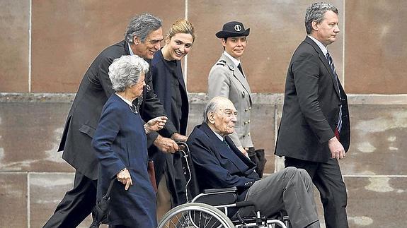 Hollande y Gayet, coinciden, por primera vez, en un acto oficial