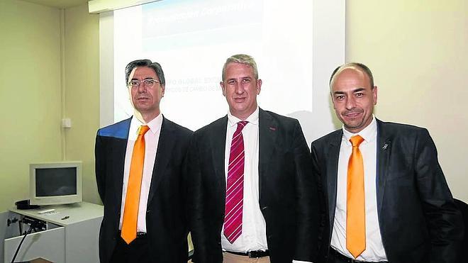 Las empresas divulgan sus becas en la Usal para incorporar nuevos talentos