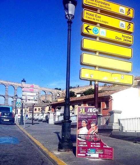 Los radicales antitaurinos se ceban contra la publicidad de la feria