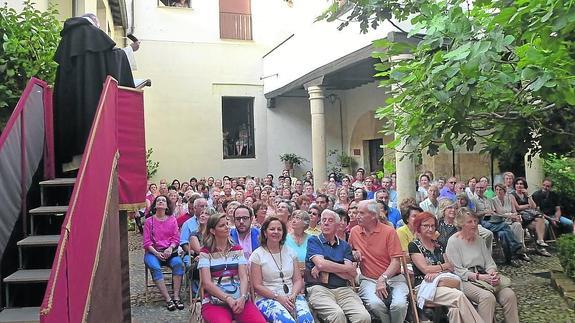 ‘La Jardinera de la luz’ ilumina a la capital, al alfoz y a la Sierra