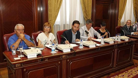 El modelo de retribuciones ahorrará 73.900 euros al año en la Diputación