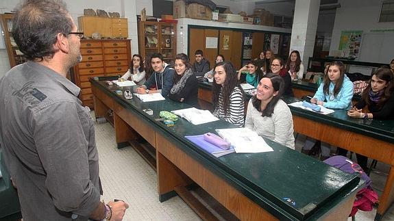 La escasa demanda para asignaturas optativas obliga a replantear itinerarios académicos