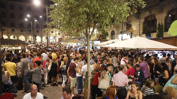 Hosteleros y Ayuntamiento retomarán la negociación para crear la Feria de Día