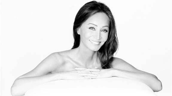 Isabel Preysler nos muestra su truco de belleza facial