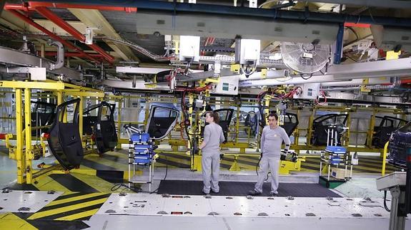 La automoción se va de vacaciones con la idea de acabar el año con un 30% más de producción