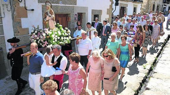 Los coritos celebran su día grande con novedades en su programa festivo
