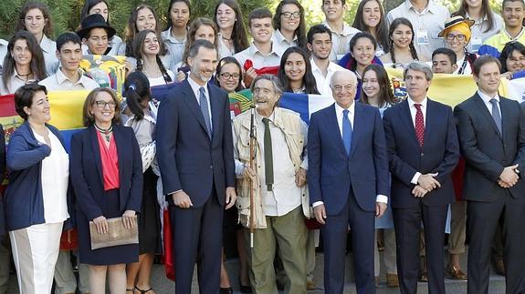 El rey Felipe VI recibe a la expedición de la Ruta BBVA 2015