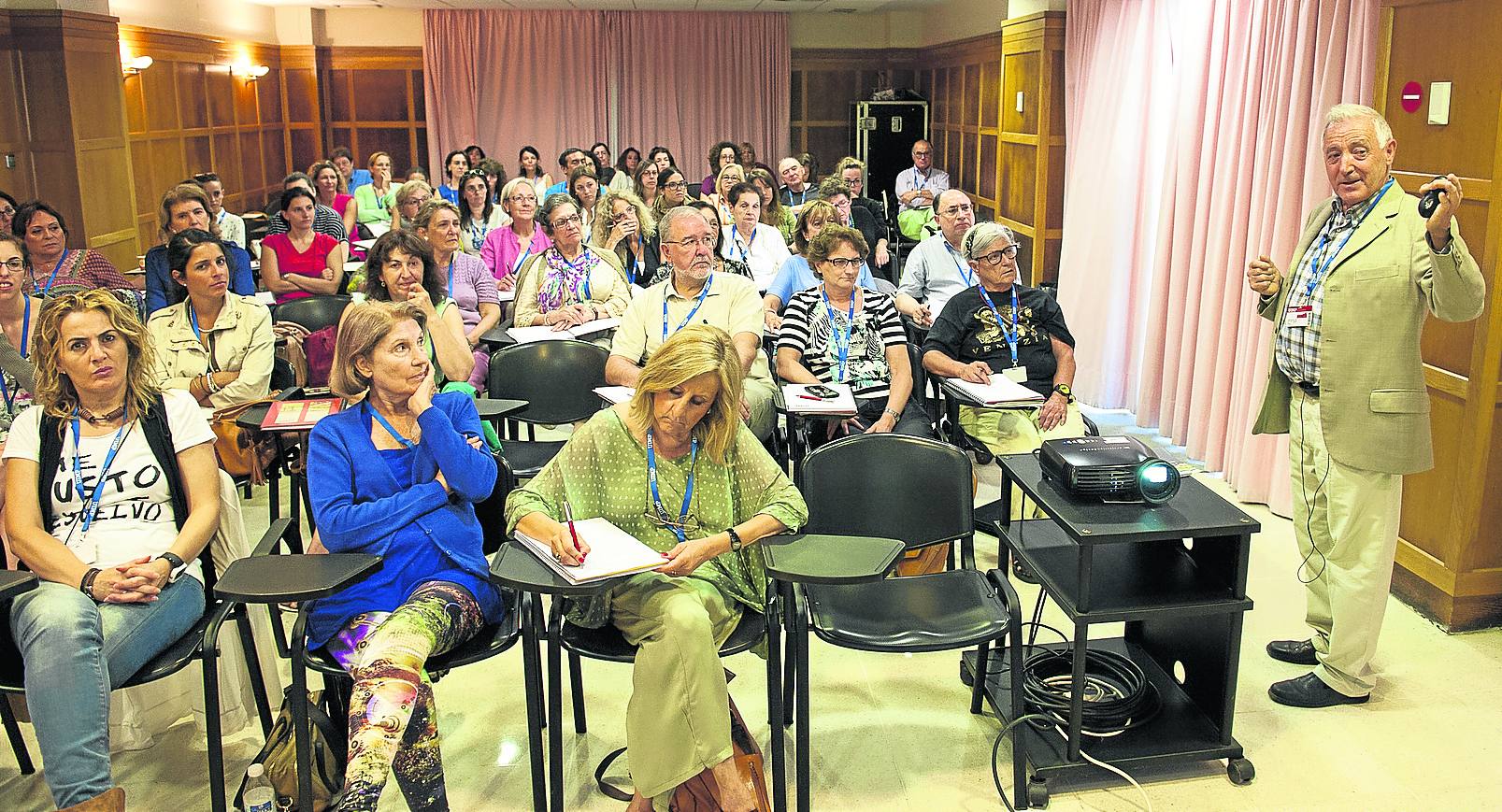 «Nos preocupamos por la unidad del euro pero no por el maltrato infantil»