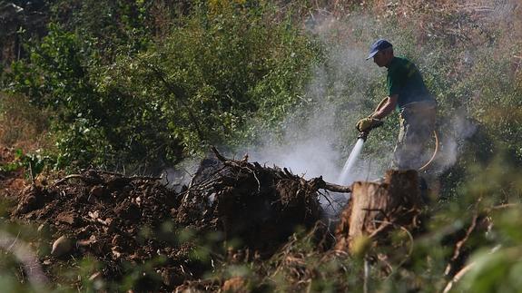 El incendio en San Andrés de Montejos pasa a nivel 1 al desaparecer el riesgo para la población