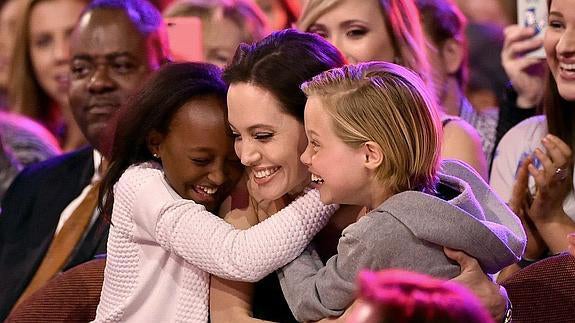 Zahara, la hija adoptiva de Angelina Jolie, querría irse con sus padre biológicos